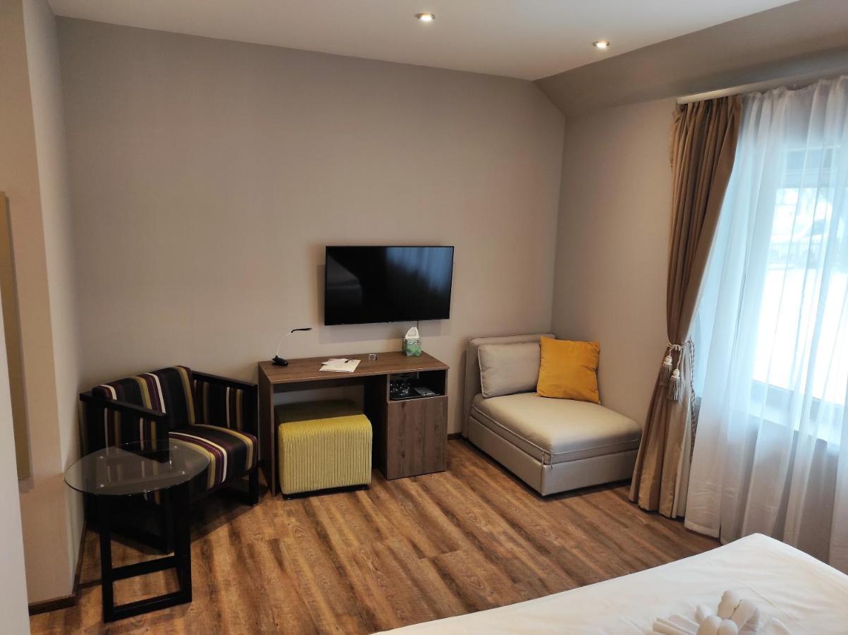 Waterfront Lodge Dunapataj Ngoại thất bức ảnh